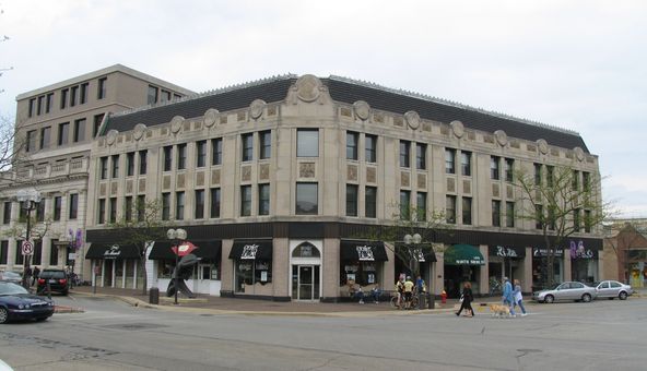 1866 Sheridan Rd, Highland Park, IL 60035